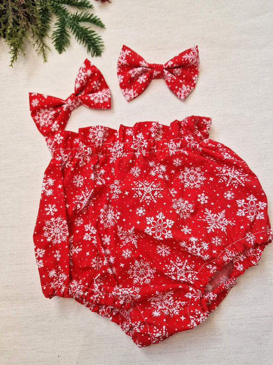 Red snowflake bloomers