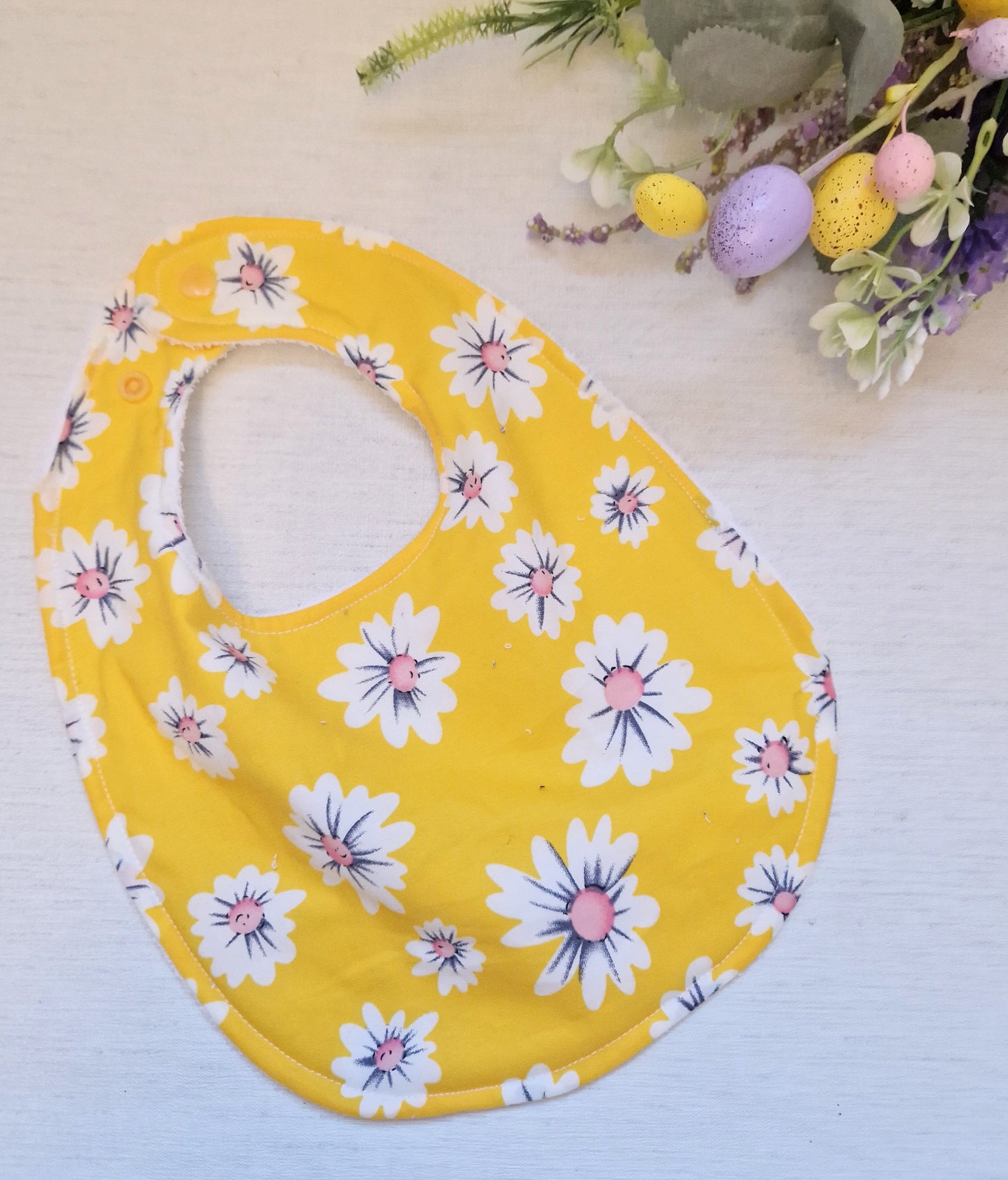 Yellow daisy Bib