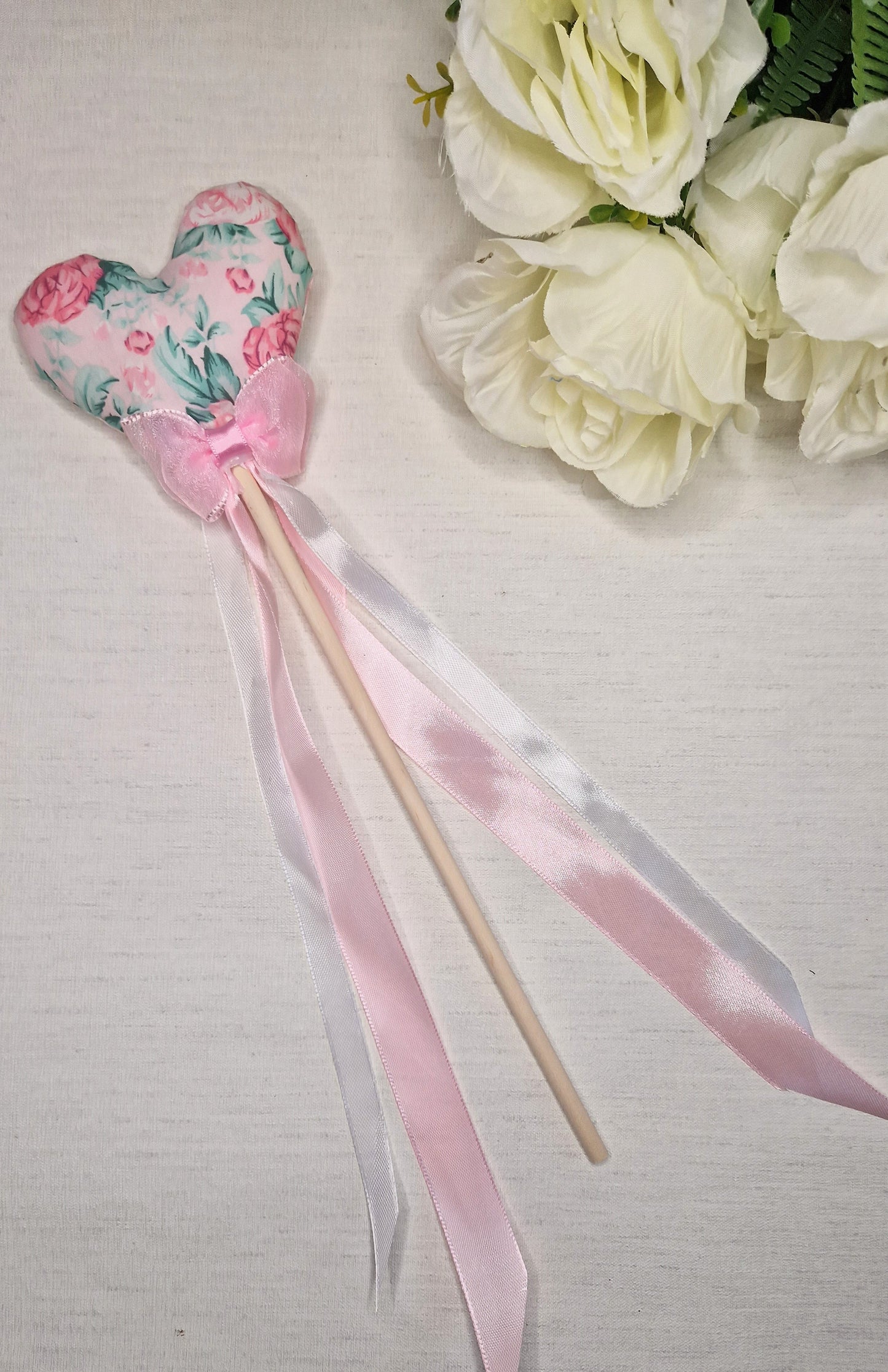 Vintage pink valentines wand