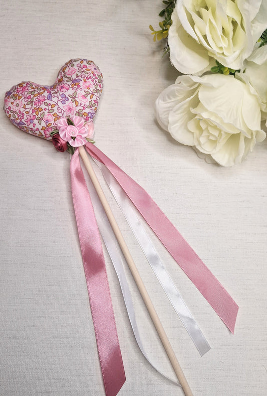 Ditsy pink heart valentines wand