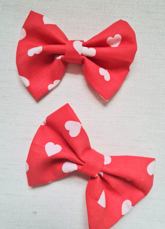 Red heart bows