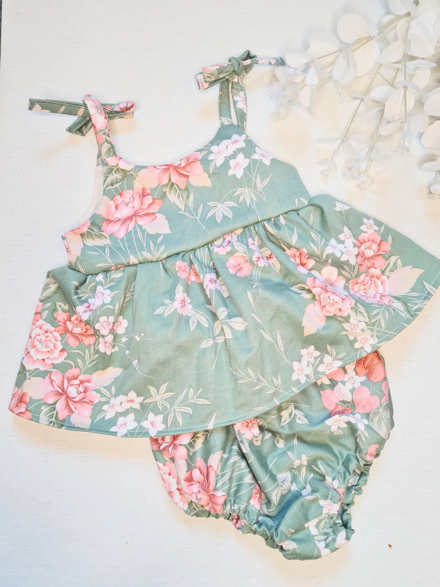 Vintage green spring 2 piece 9-12 months